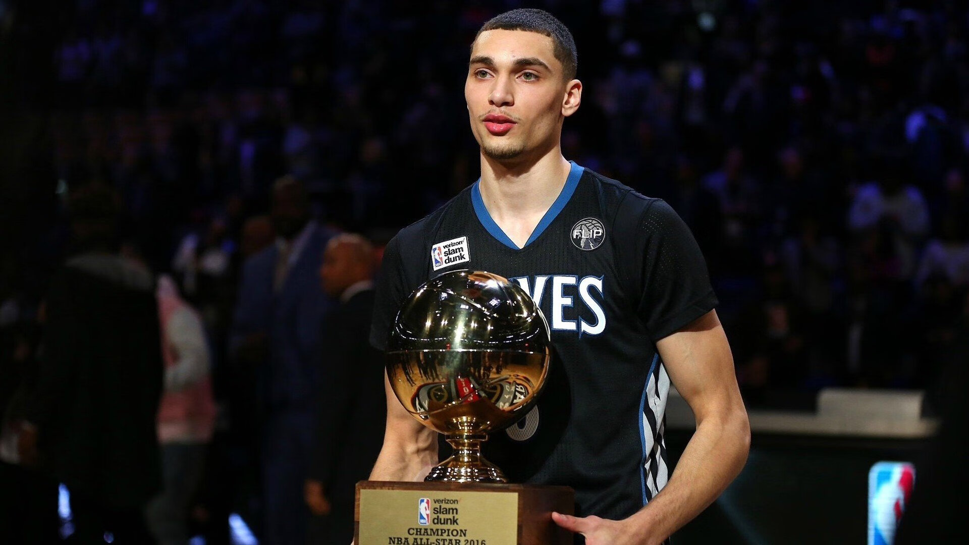 山东泰山2-1天津津门虎,卡扎破门+陈哲宣遭驱逐,泽卡建功,山东泰山门将